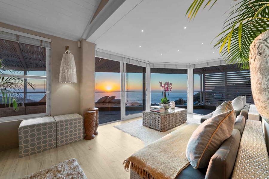 6 Bedroom Property for Sale in Llandudno Western Cape